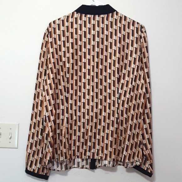 100% Silk Lafayette 148 Button down Shirt - Picture 7 of 8